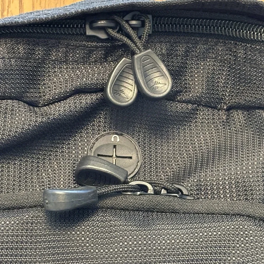 HIGH‎ SIERRA Oreo Backpack Black Suspension Strap System AirFlow – NWT
